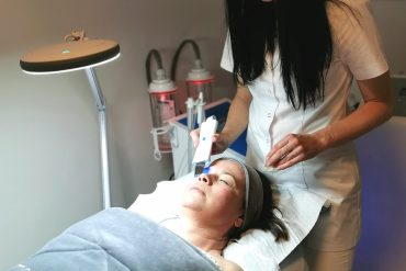 Zabieg regenerujący dla cer wrażliwych, odwodnionych